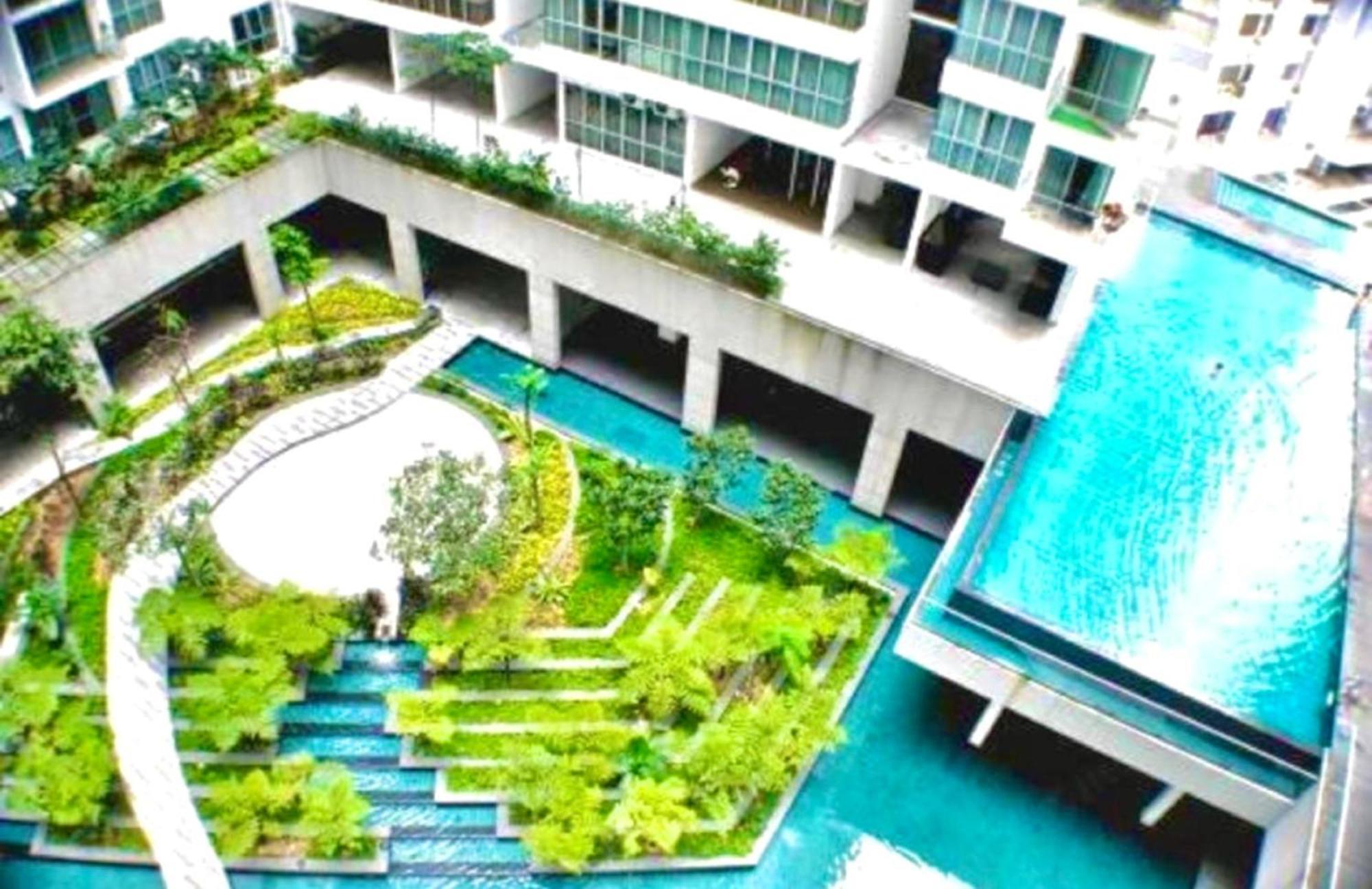 Regalia Skypool Klcc Dorms By Tasrifa Hostel Kuala Lumpur Exterior photo