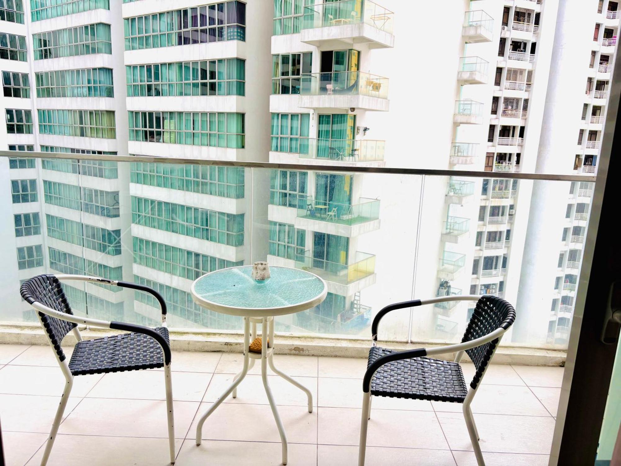 Regalia Skypool Klcc Dorms By Tasrifa Hostel Kuala Lumpur Exterior photo