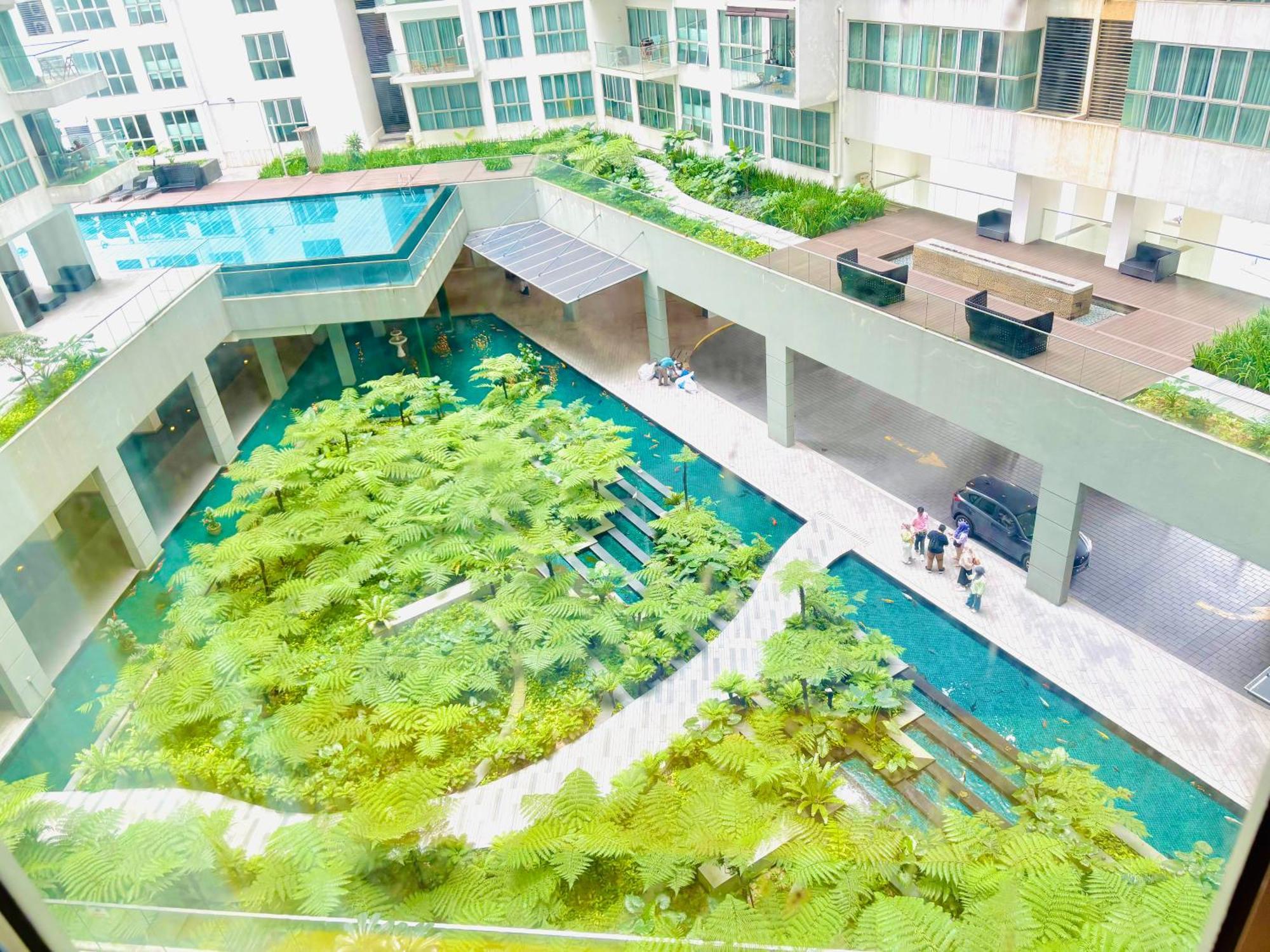 Regalia Skypool Klcc Dorms By Tasrifa Hostel Kuala Lumpur Exterior photo